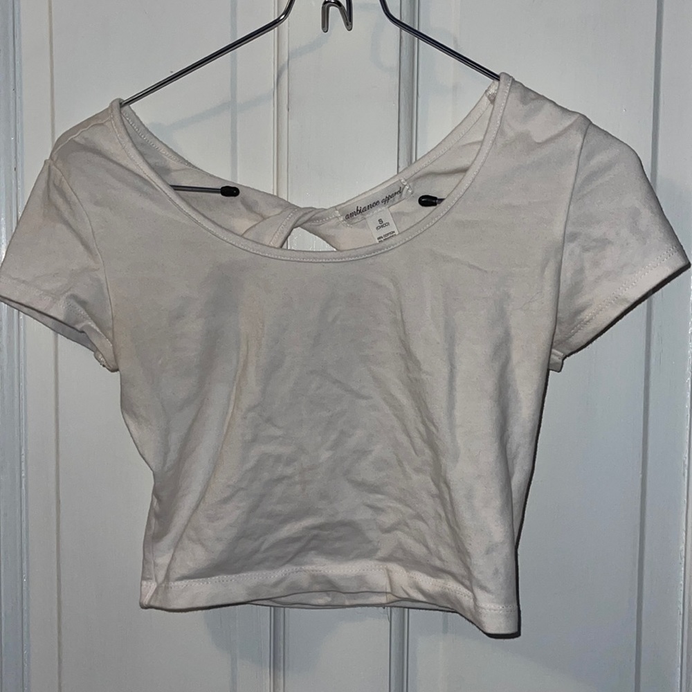 Spandex crop with key hole back